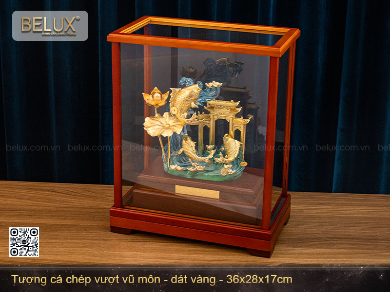 Tượng cá chép vượt vũ môn dát vàng 24k cao 36cm&nbsp;